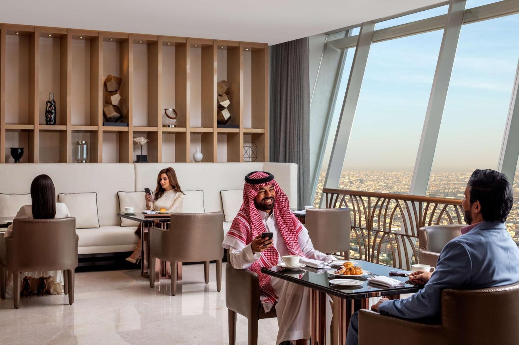 Hyatt Regency Riyadh Olaya Kültér fotó The Lounge at the Ritz-Carlton, Riyadh