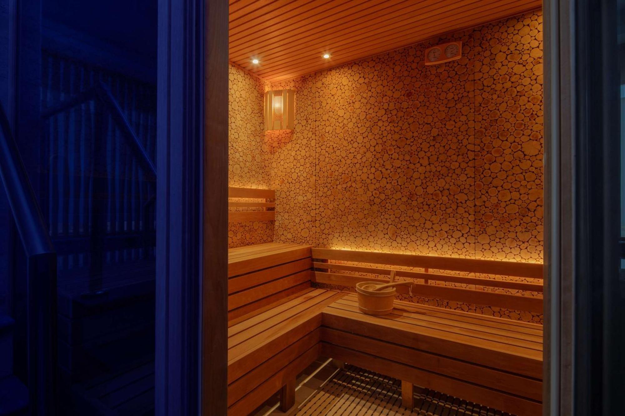 Hyatt Regency Riyadh Olaya Kültér fotó A modern Finnish sauna