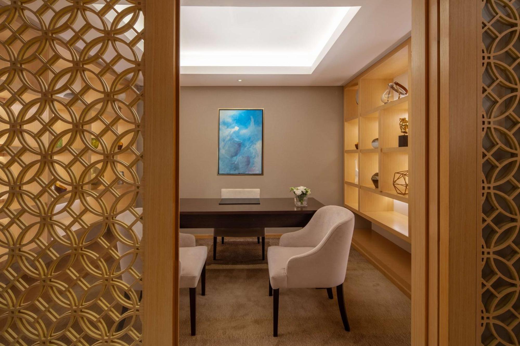 Hyatt Regency Riyadh Olaya Kültér fotó The study