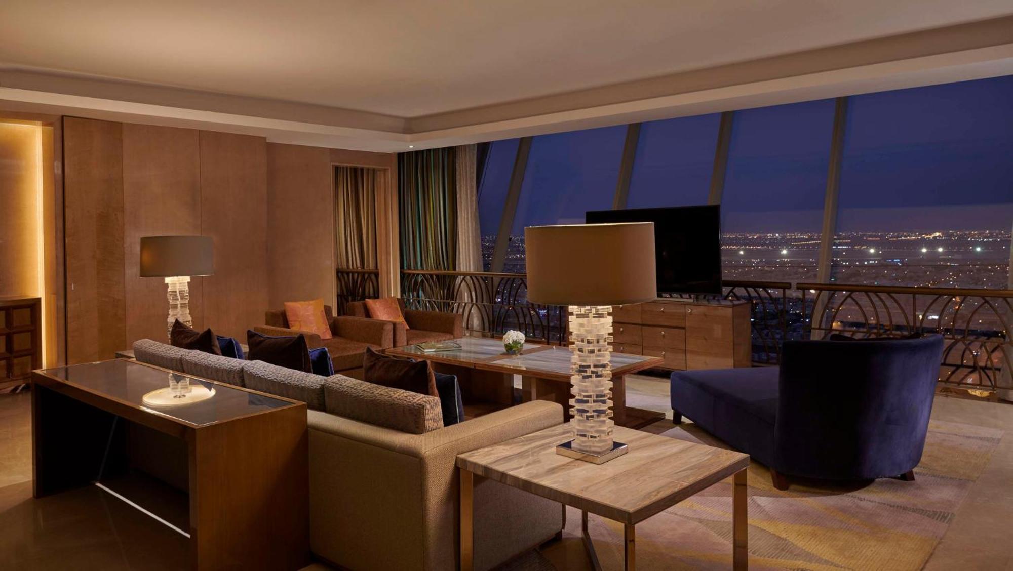 Hyatt Regency Riyadh Olaya Kültér fotó A suite at the Atlantis